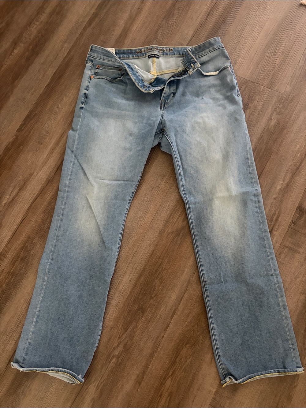 American Eagle Extreme flex 4 Men's Light Blue Washed Jeans